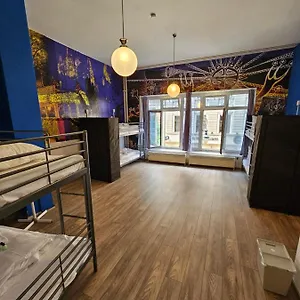 Beds Hostel